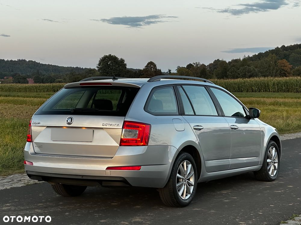 Skoda Octavia 2.0 TDI Ambition DSG - 6
