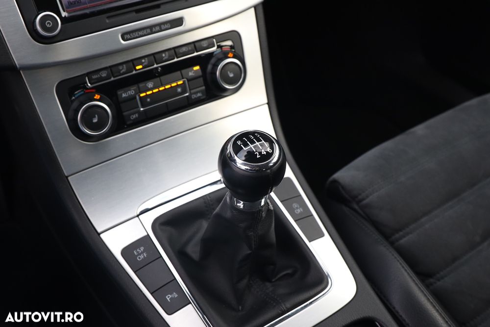 Volkswagen Passat Variant 2.0 TDI BlueMotion Technology Highline - 21