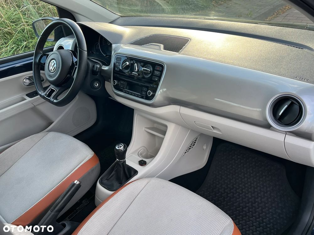 Volkswagen up! 1.0 high - 9