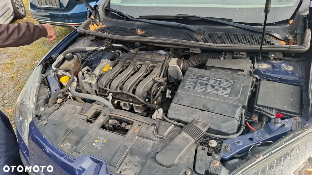 Renault Megane 1.6 16V 100 Authentique - 4