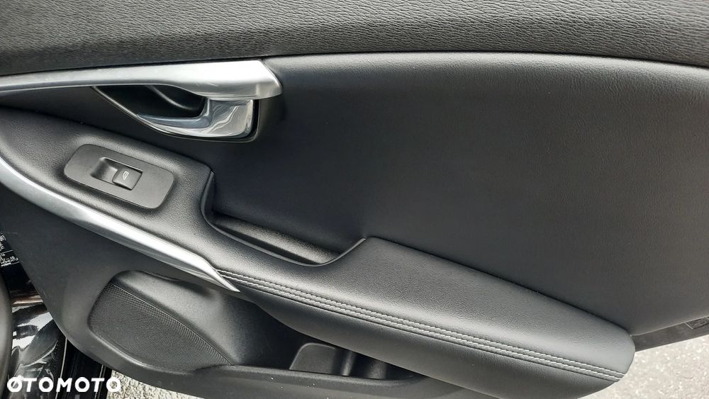 Volvo V40 D2 RDesign - 11