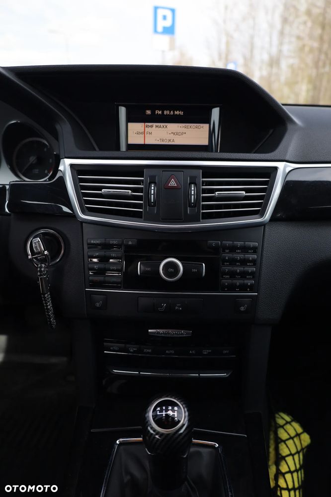 Mercedes-Benz Klasa E 220 CDI BlueEff Avantgarde - 20