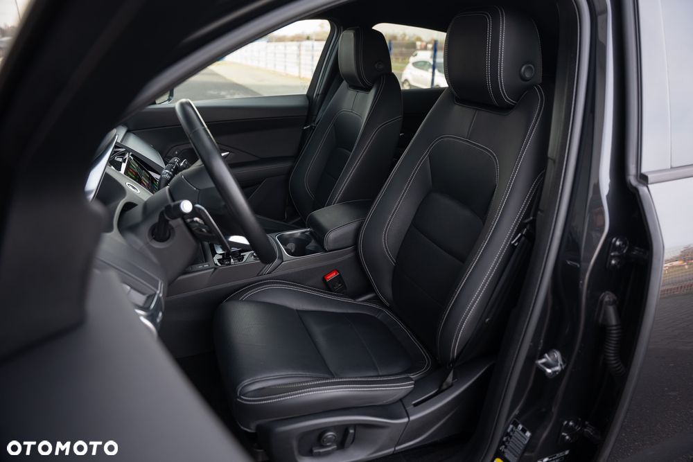 Jaguar E-Pace D165 AWD R-Dynamic SE - 24