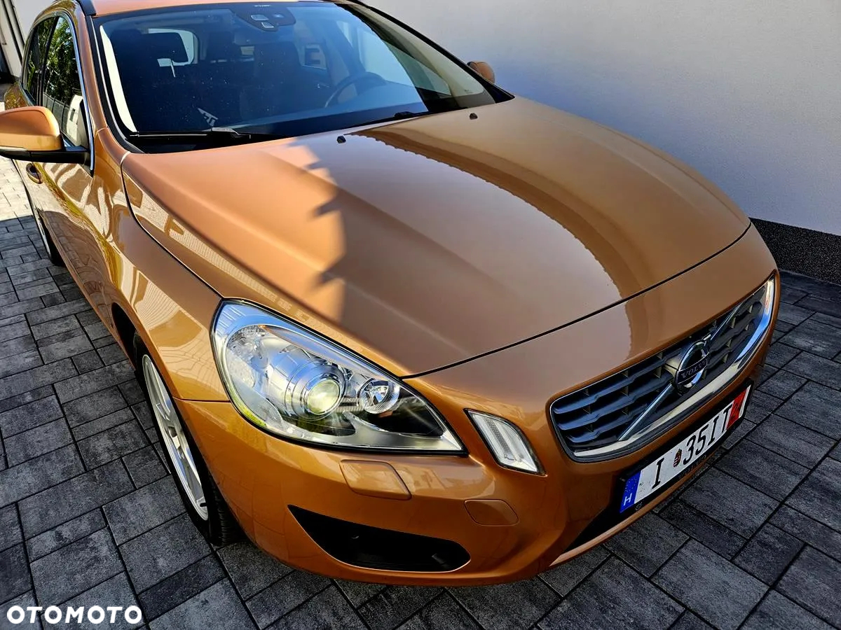 Volvo V60 D3 Summum - 28