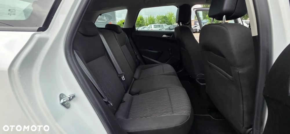 Opel Astra 1.6 Color Edition - 34