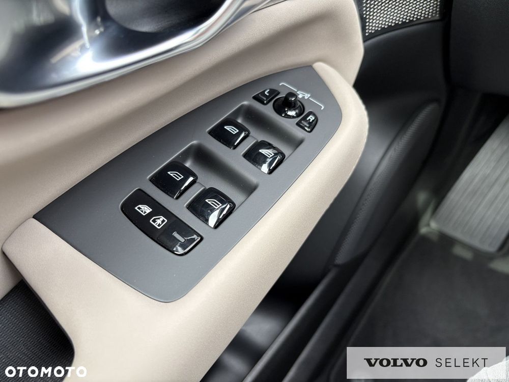 Volvo XC 90 - 22