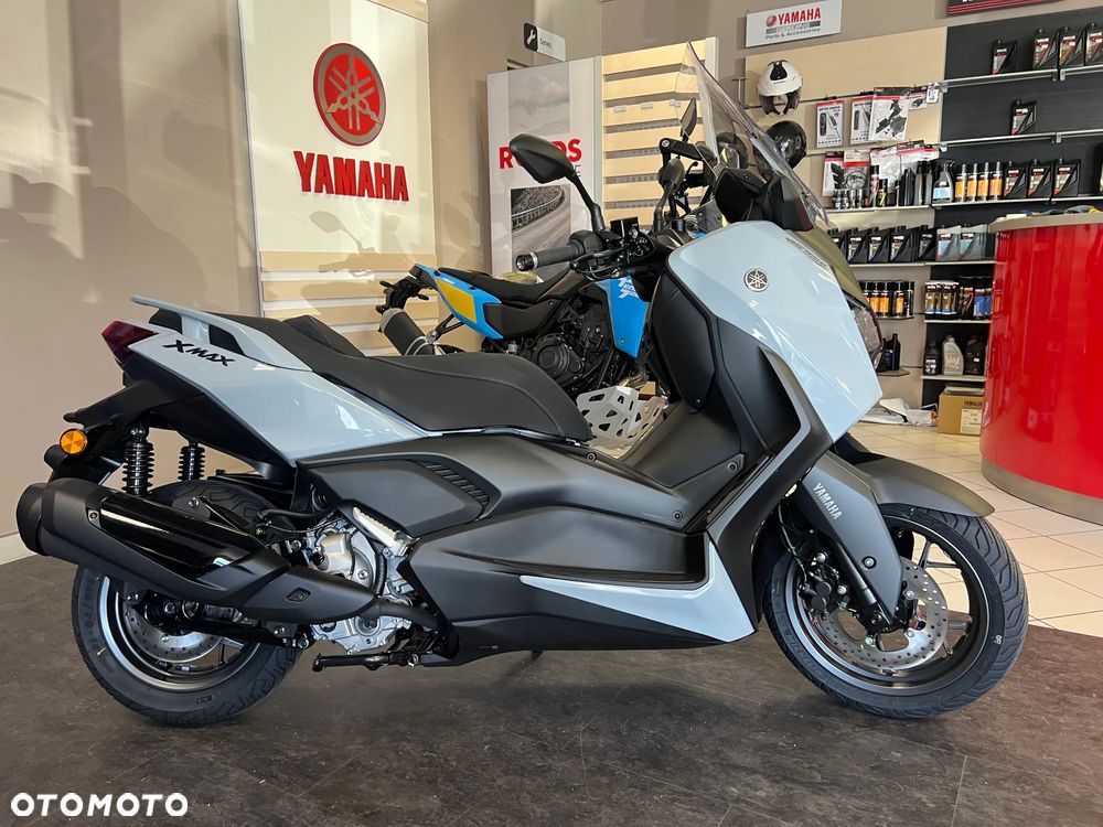 Yamaha X-max - 12