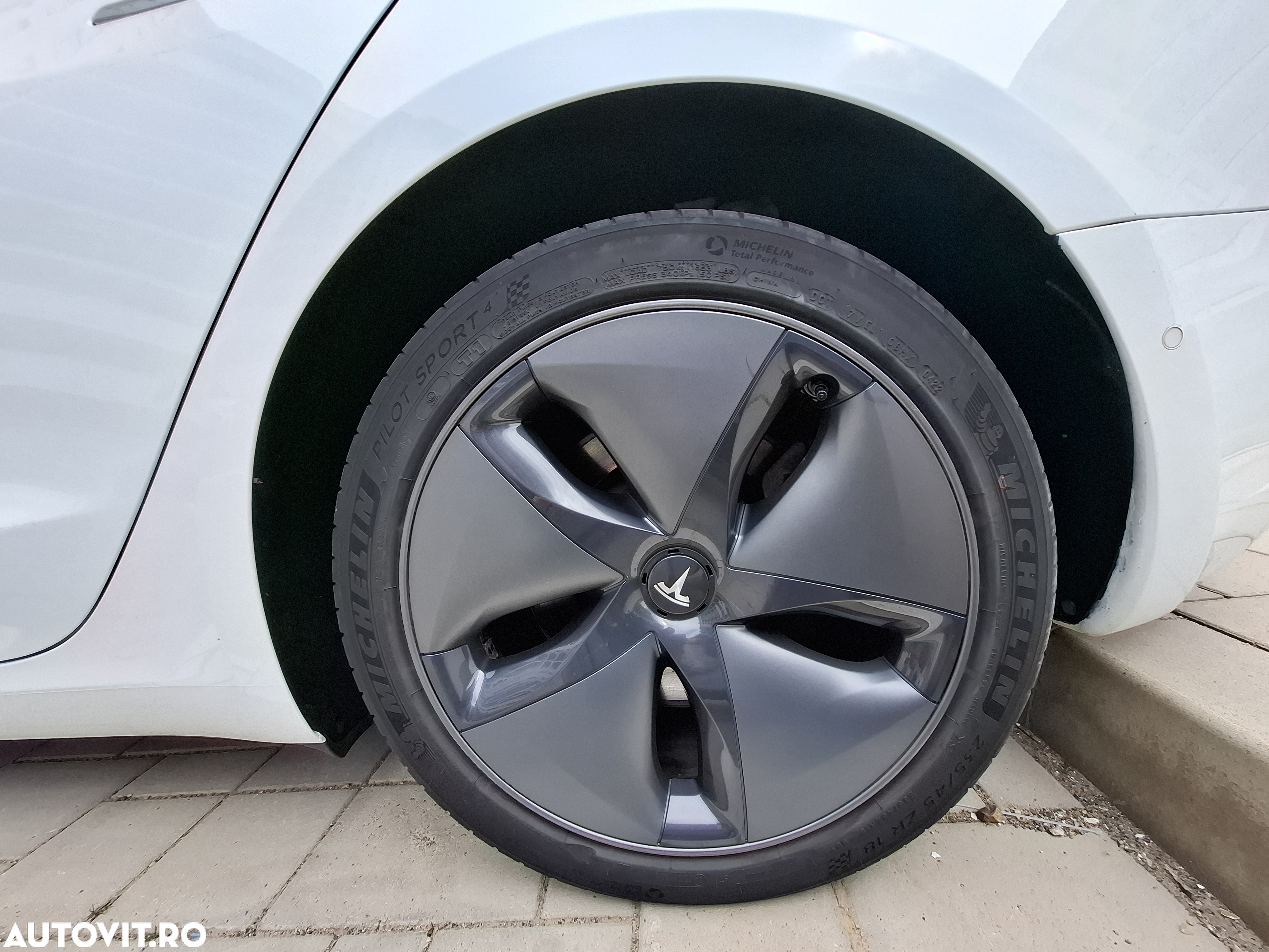Tesla Model 3 AWD Dual Motor - 15