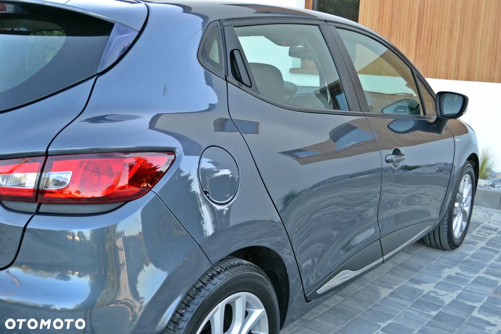 Renault Clio - 12