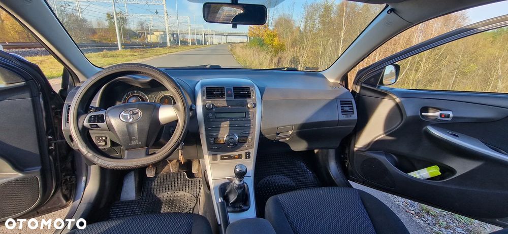 Toyota Corolla 1.6 Luna - 10