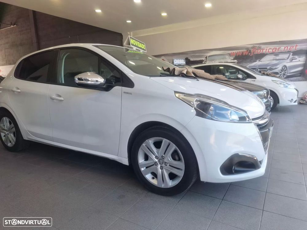 Peugeot 208 1.2 VTi SE Style - 11