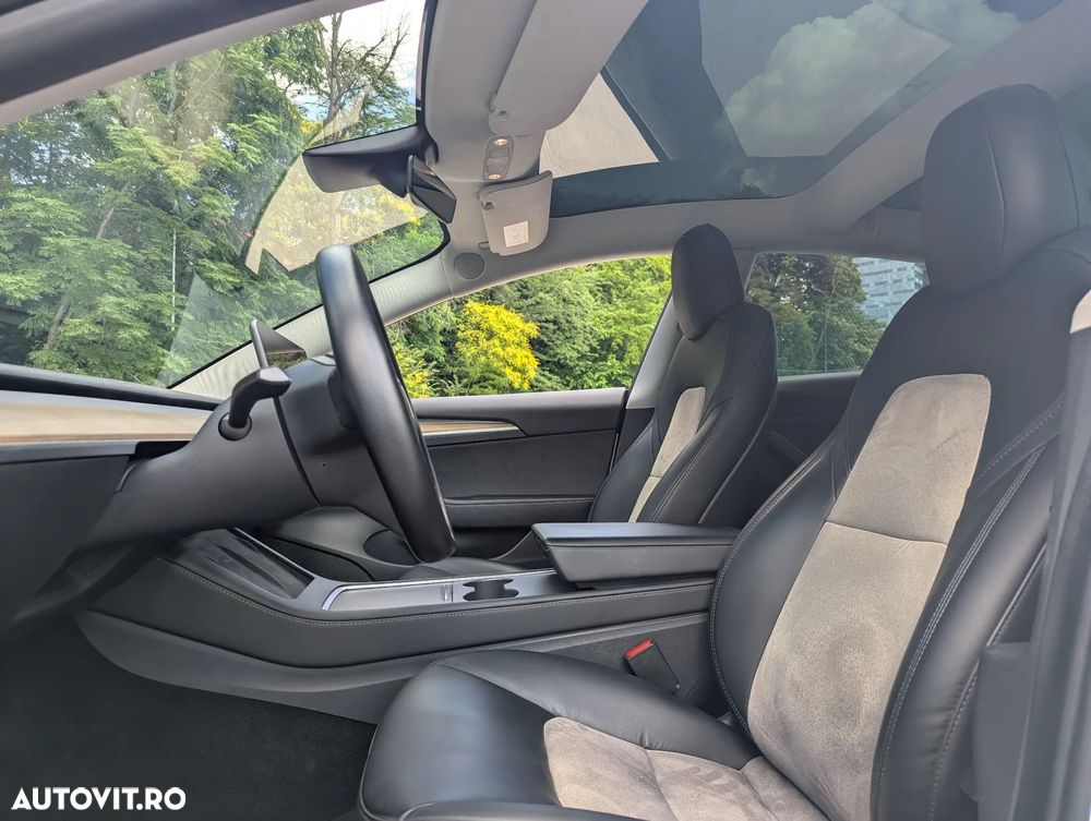 Tesla Model 3 - 10