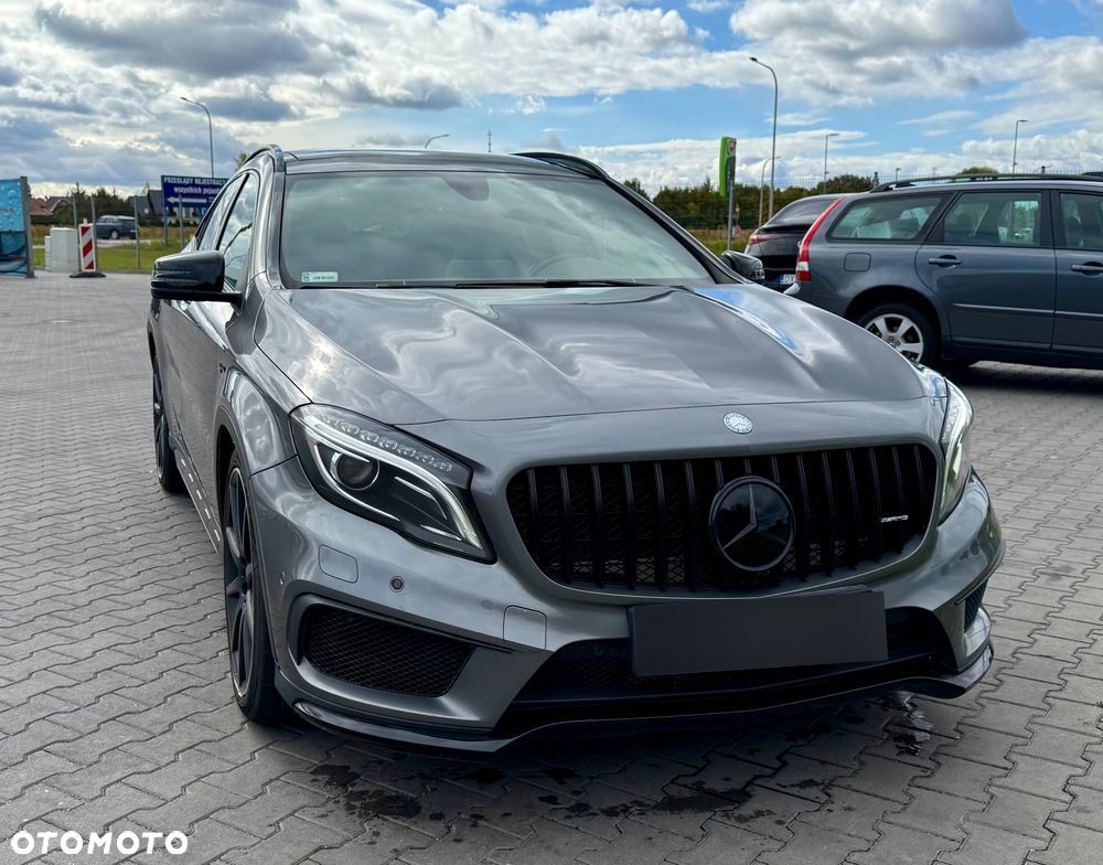 Mercedes-Benz GLA - 8