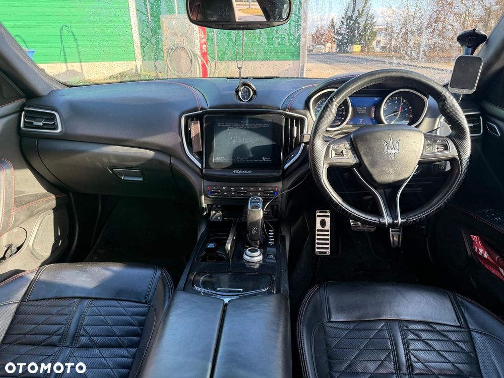 Maserati Ghibli S GranSport - 16