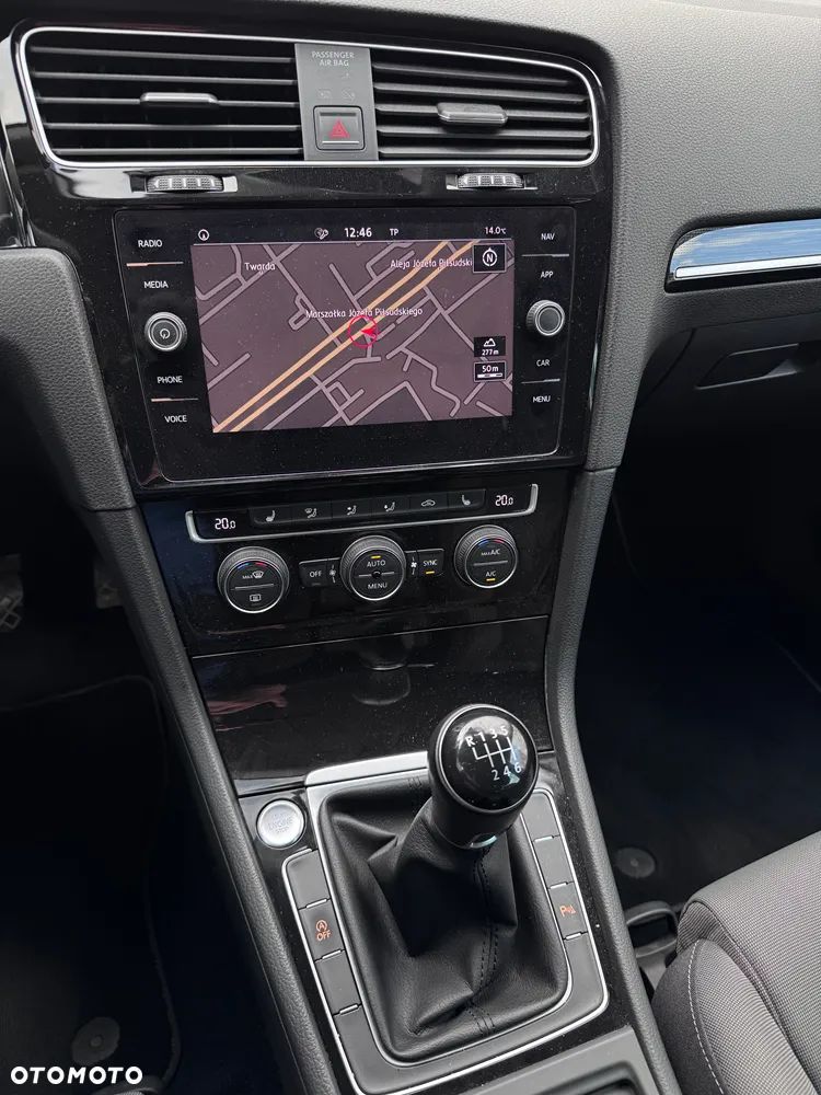 Volkswagen Golf 1.4 TSI BMT Highline - 14