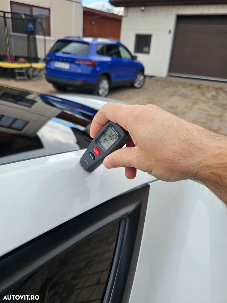 Tesla Model Y Performance Dual Motor AWD - 30