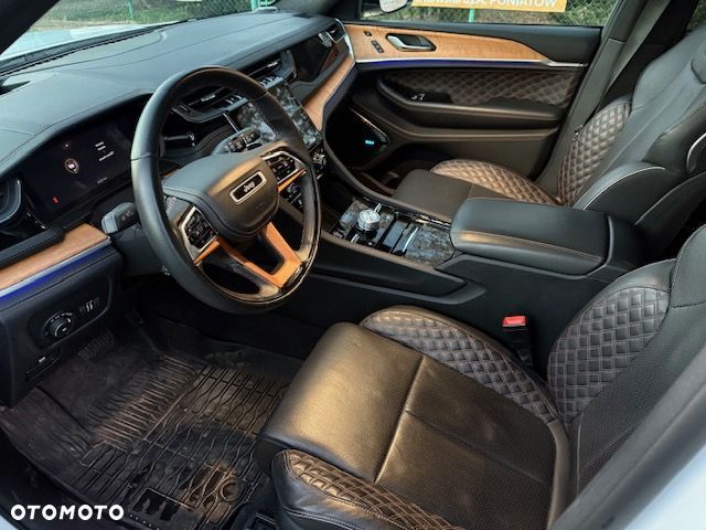 Jeep Grand Cherokee - 11