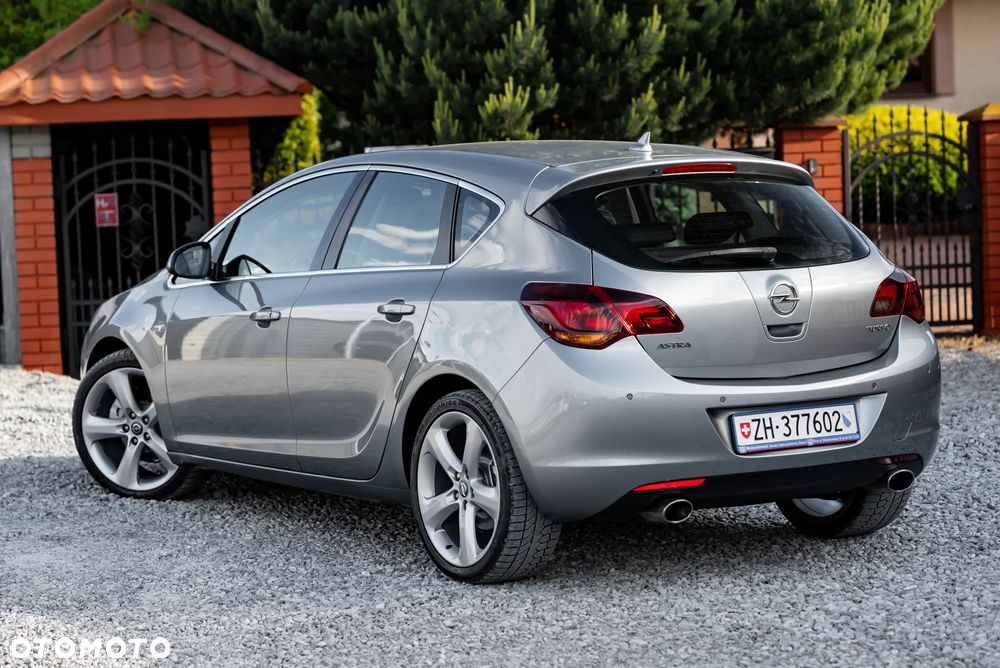 Opel Astra 1.6 Turbo Sport - 12