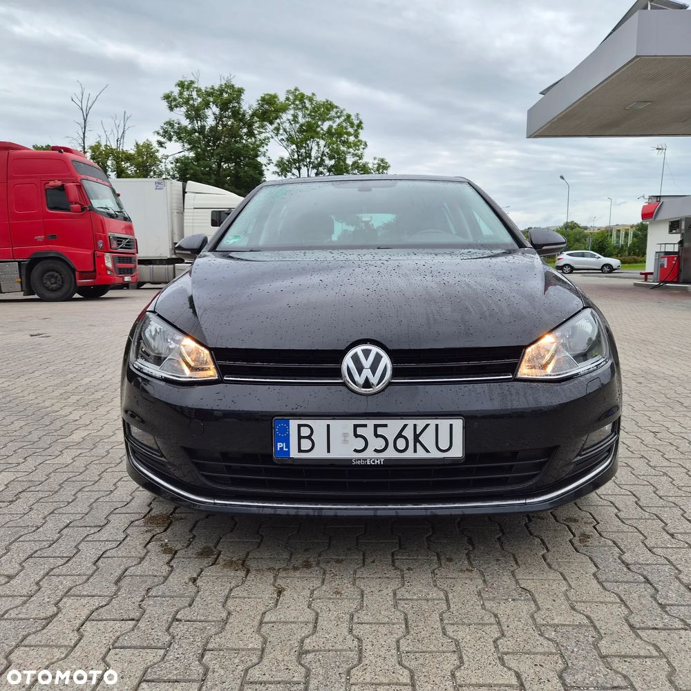 Volkswagen Golf - 1