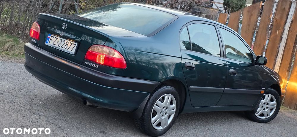 Toyota Avensis 1.6 VVT-i Terra Plus - 2