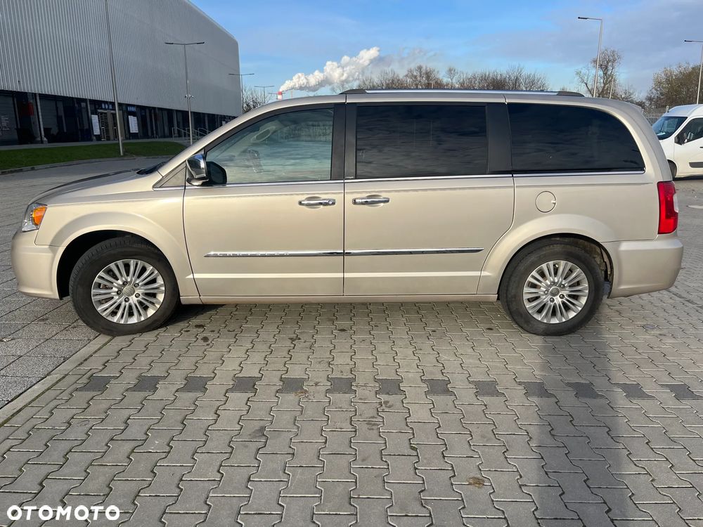 Chrysler Town & Country 3.6 Limited - 1