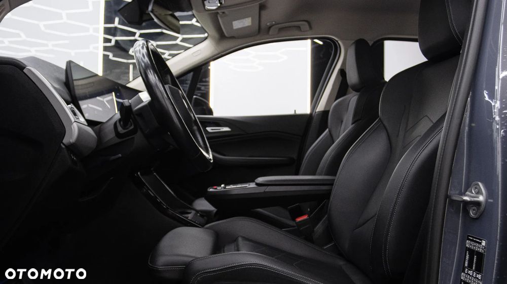 BMW Seria 2 218i - 13