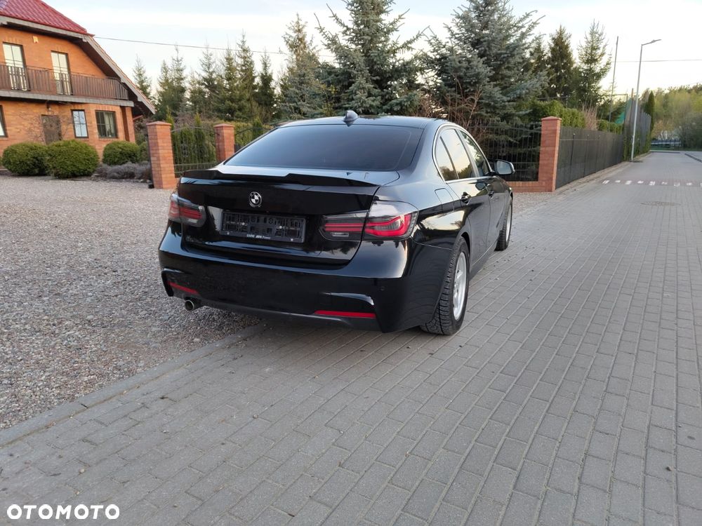 BMW Seria 3 318d Sport Line - 18