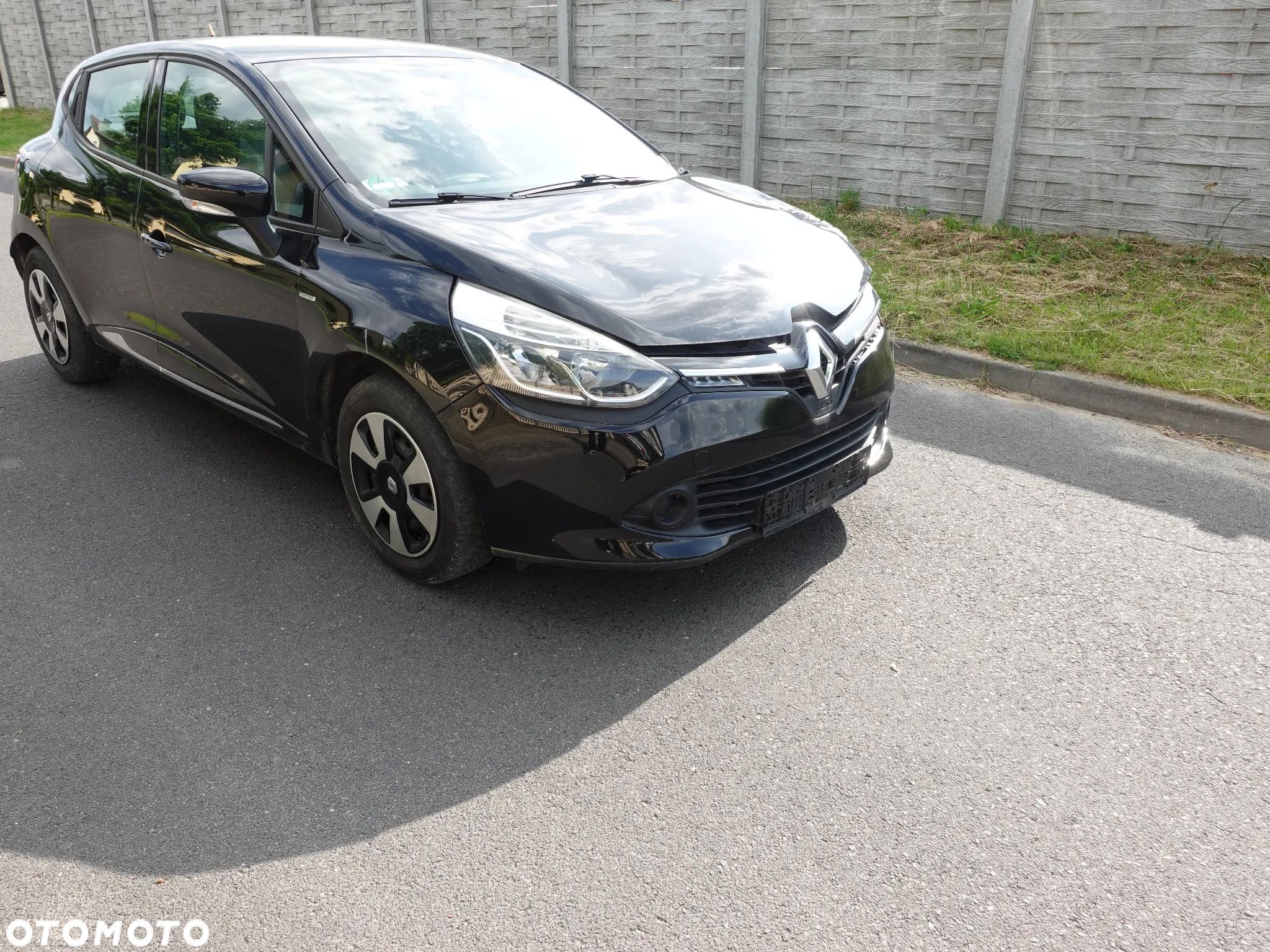 Renault Clio 1.2 16V 75 LIMITED - 1