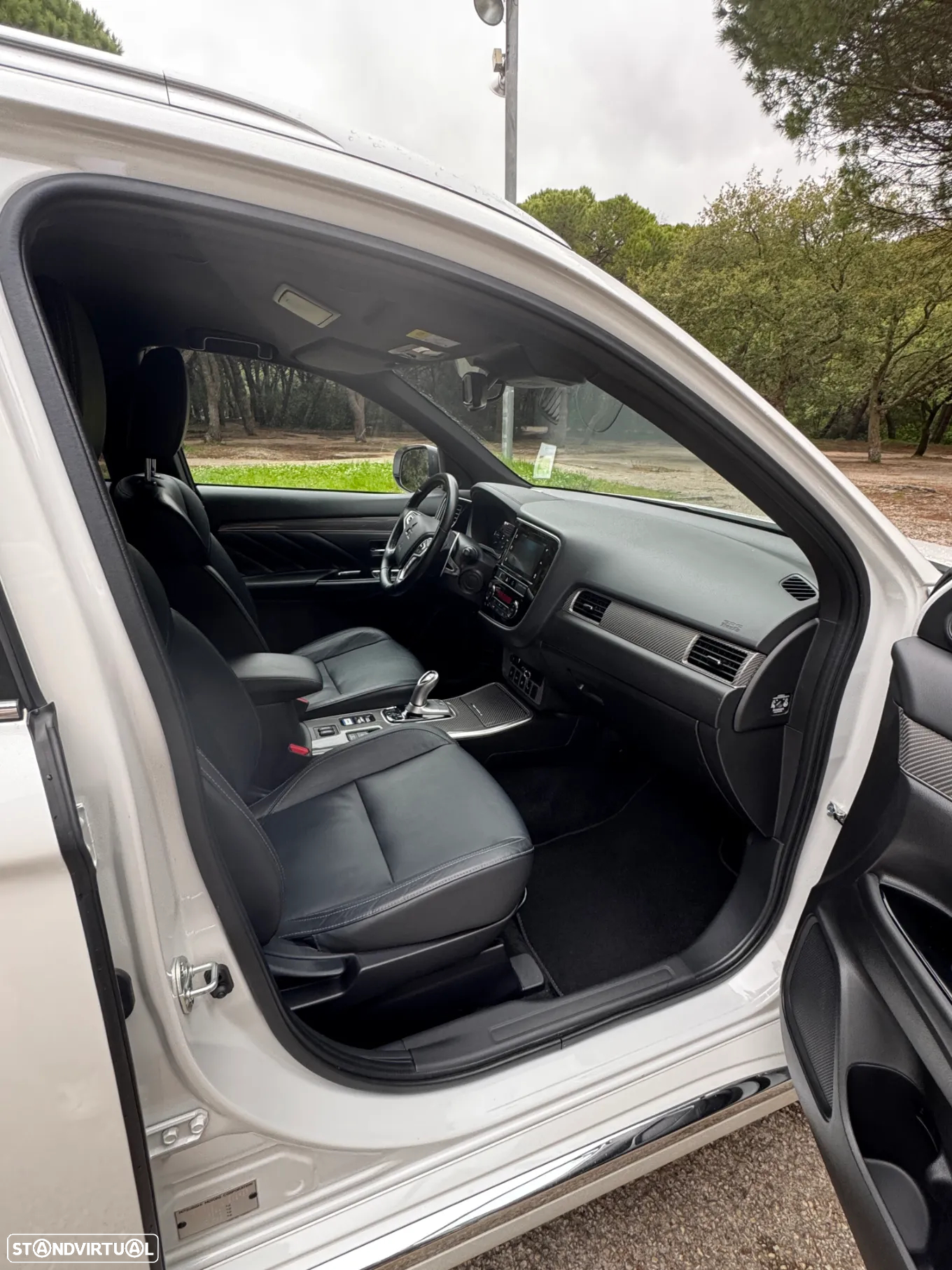 Mitsubishi Outlander - 15