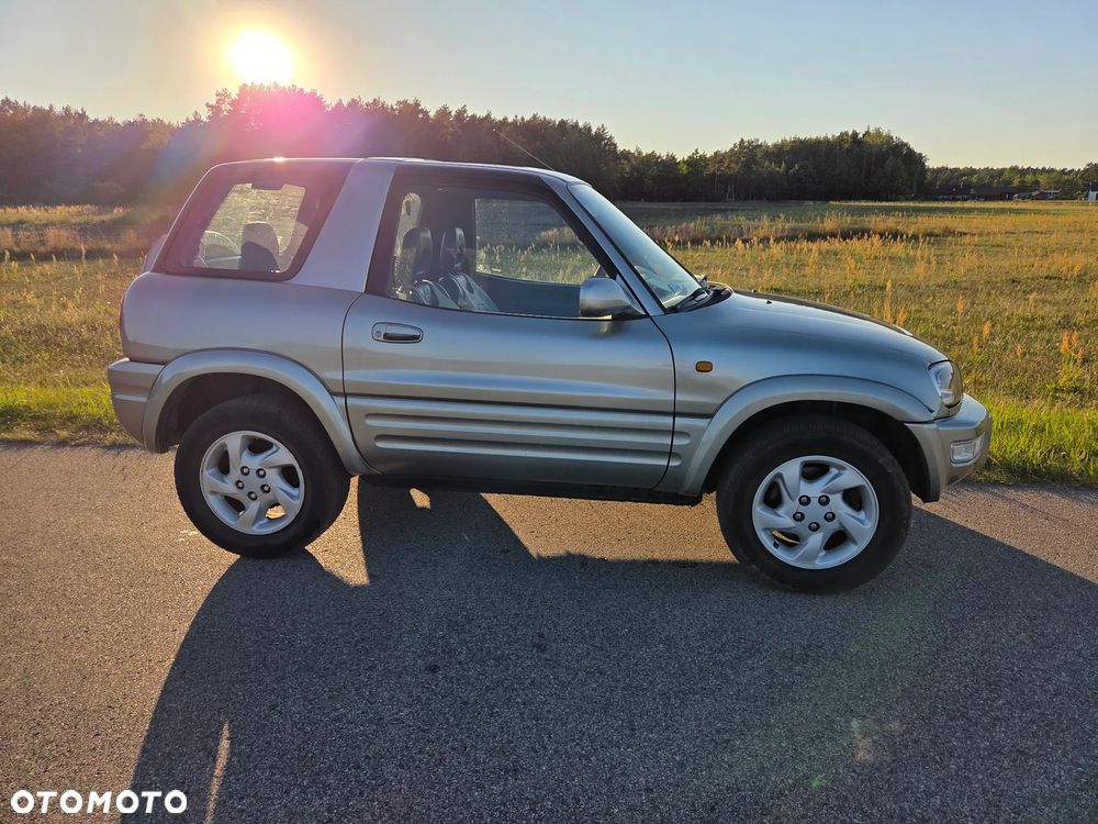 Toyota RAV4 2.0 - 5