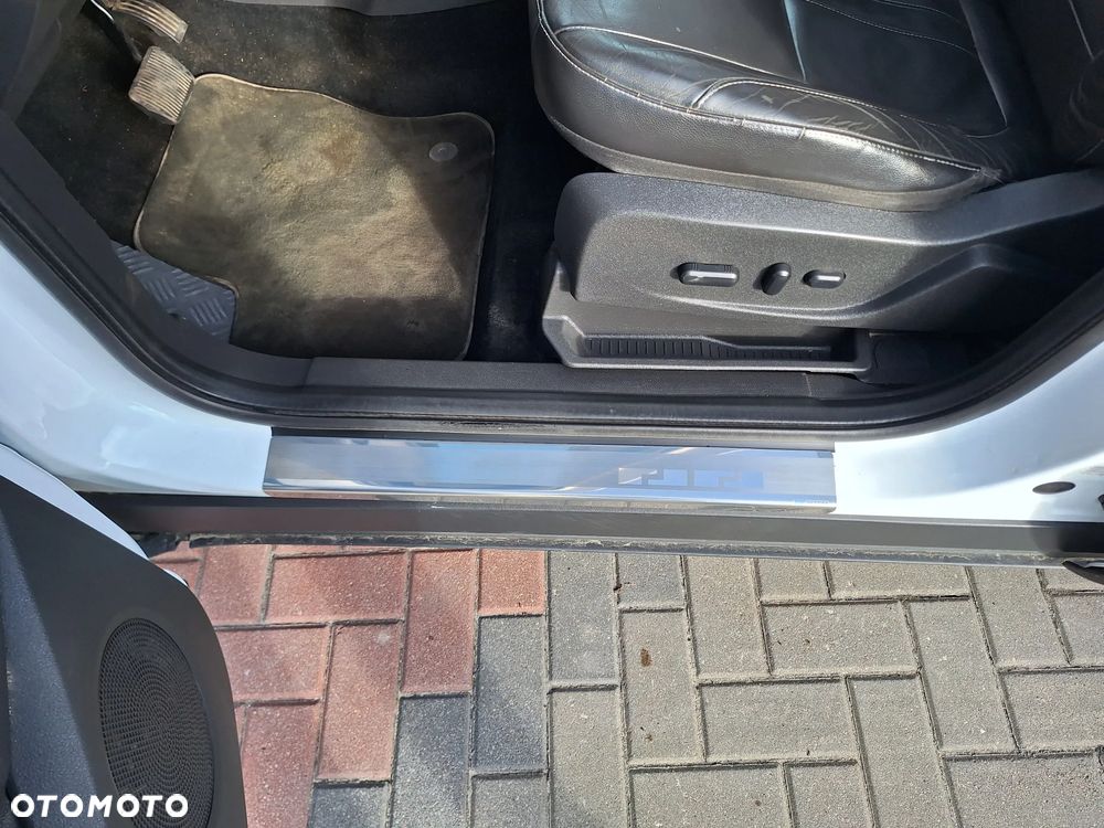 Ford Kuga - 13