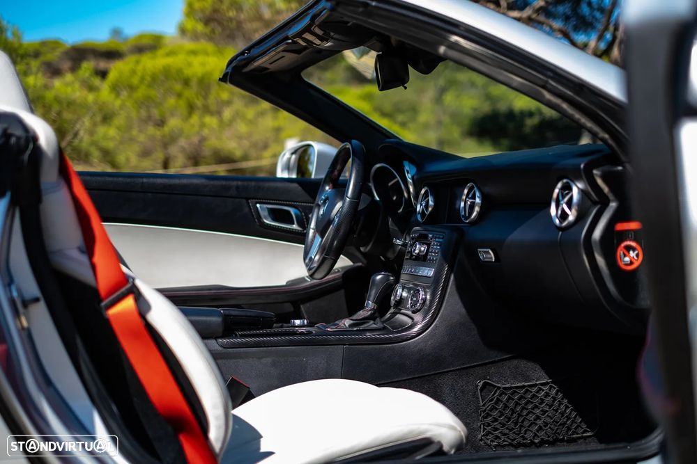 Mercedes-Benz SLK 250 (BlueEFFICIENCY) 7G-TRONIC - 21