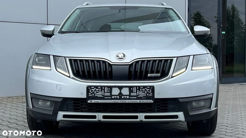 Skoda Octavia Scout 2.0 TDI 4x4 DSG - 3
