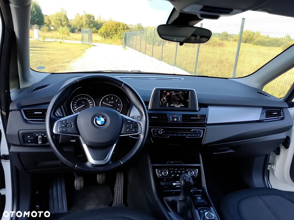 BMW Seria 2 218d Sport Line - 24