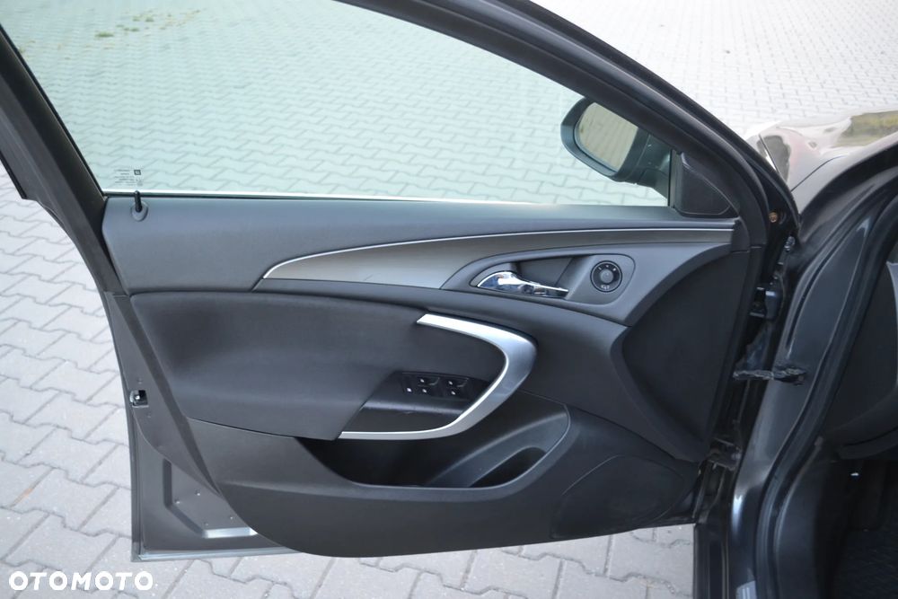 Opel Insignia - 23
