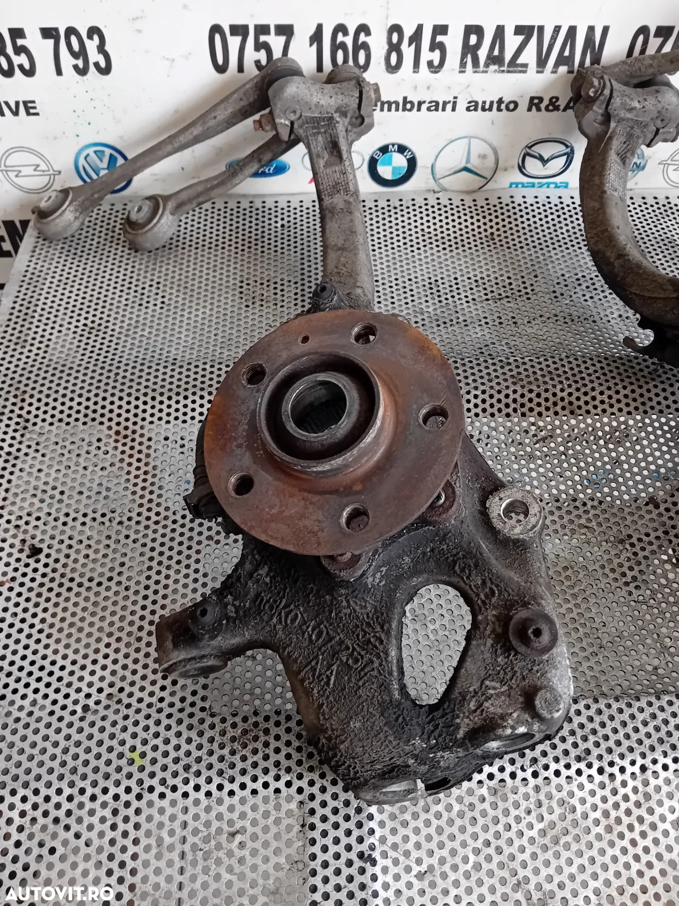 Fuzete Fuzeta Stanga Dreapta Fata Audi A4 B8 A5 A6 C7 Cu Rulment Cod 4G0407241D 4G0407242D Motor CNH - 4