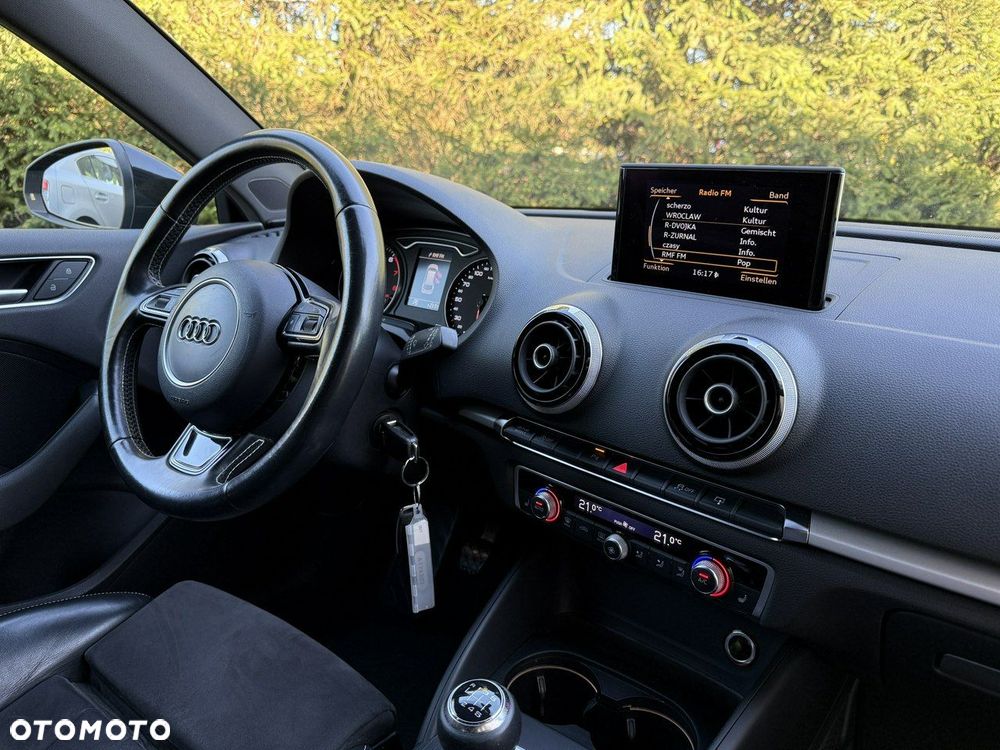 Audi A3 Sportback 1.4 TFSI S line Sportpaket - 18