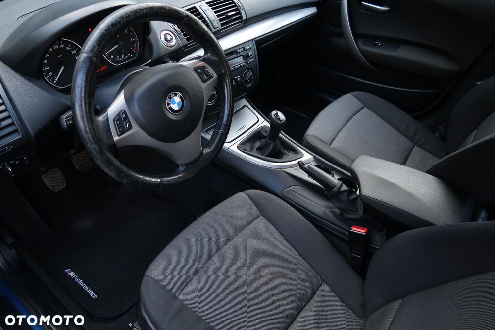 BMW Seria 1 - 25