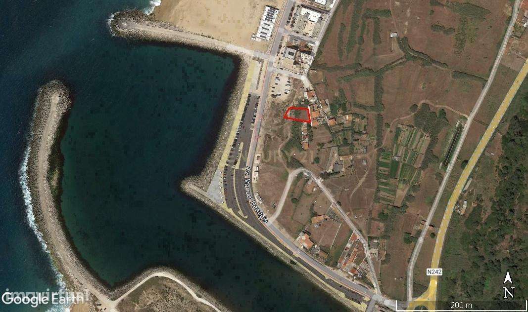 Terreno na NAZARÉ ( Junto à marginal) e perto da praia - Grande imagem: 3/10