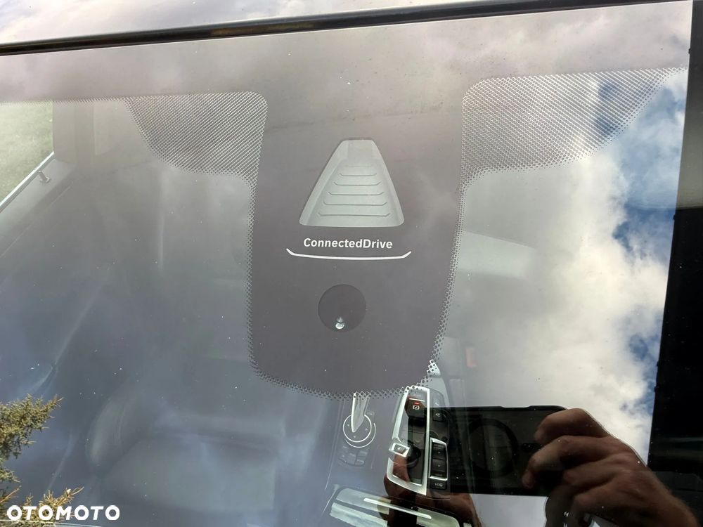 BMW Seria 5 520d xDrive - 24