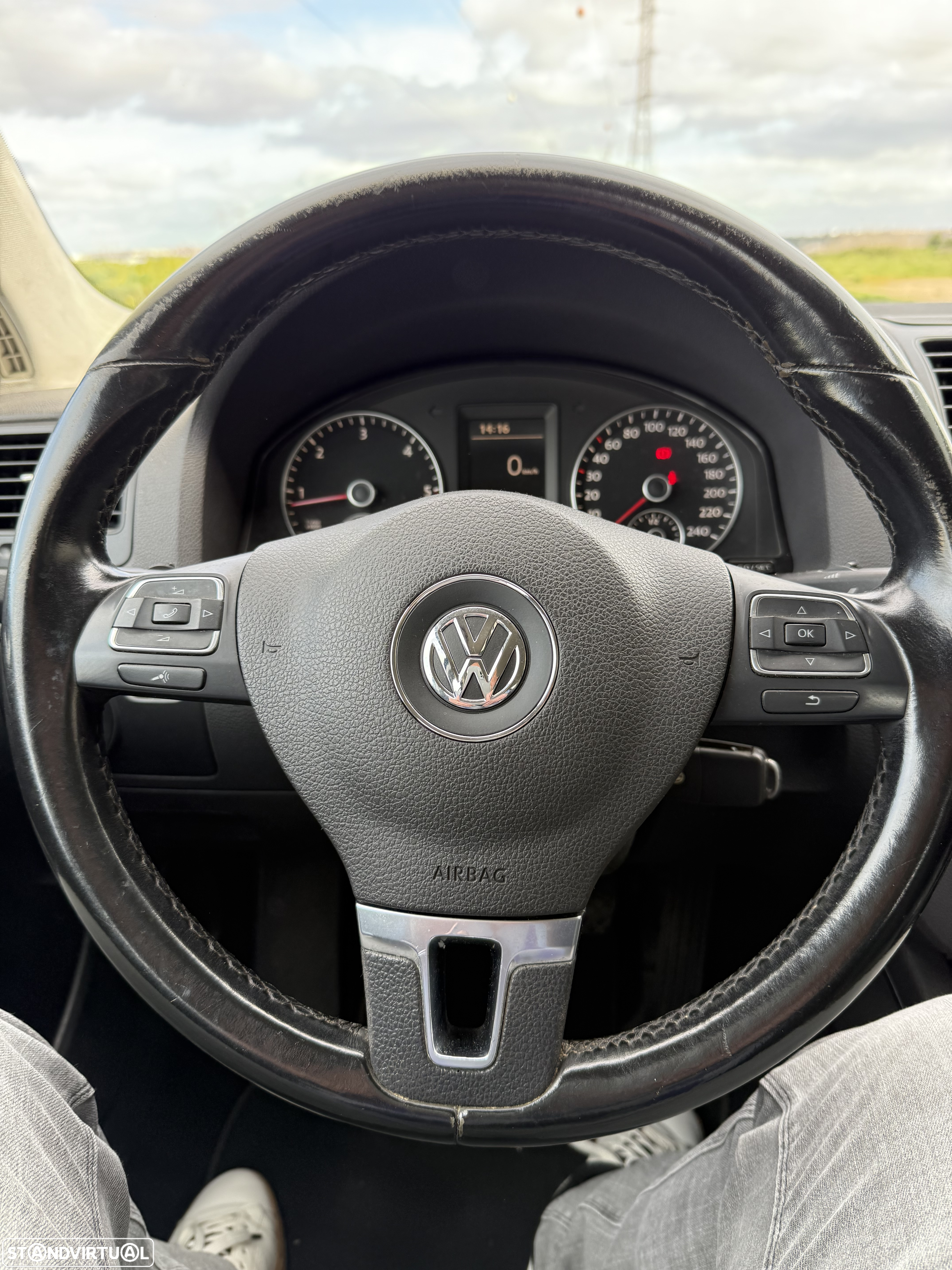 VW Jetta 1.6 TDi Confortline - 24