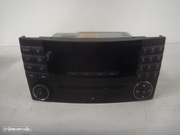Auto-Radio Mercedes-Benz E-Class (W211) - 1