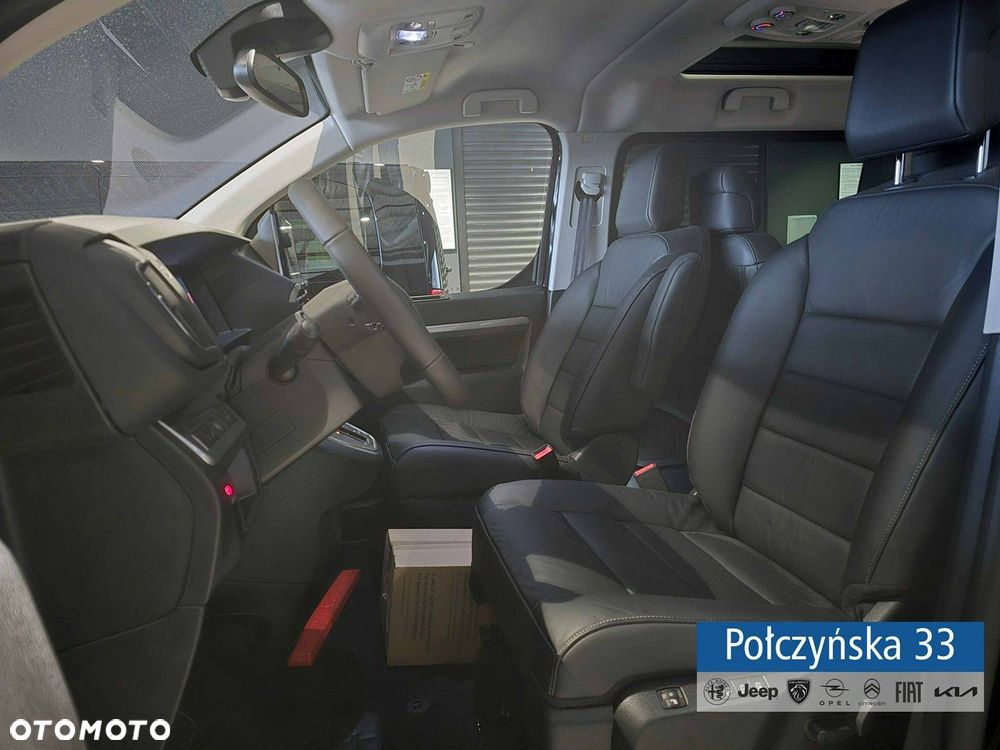 Peugeot Traveller - 13