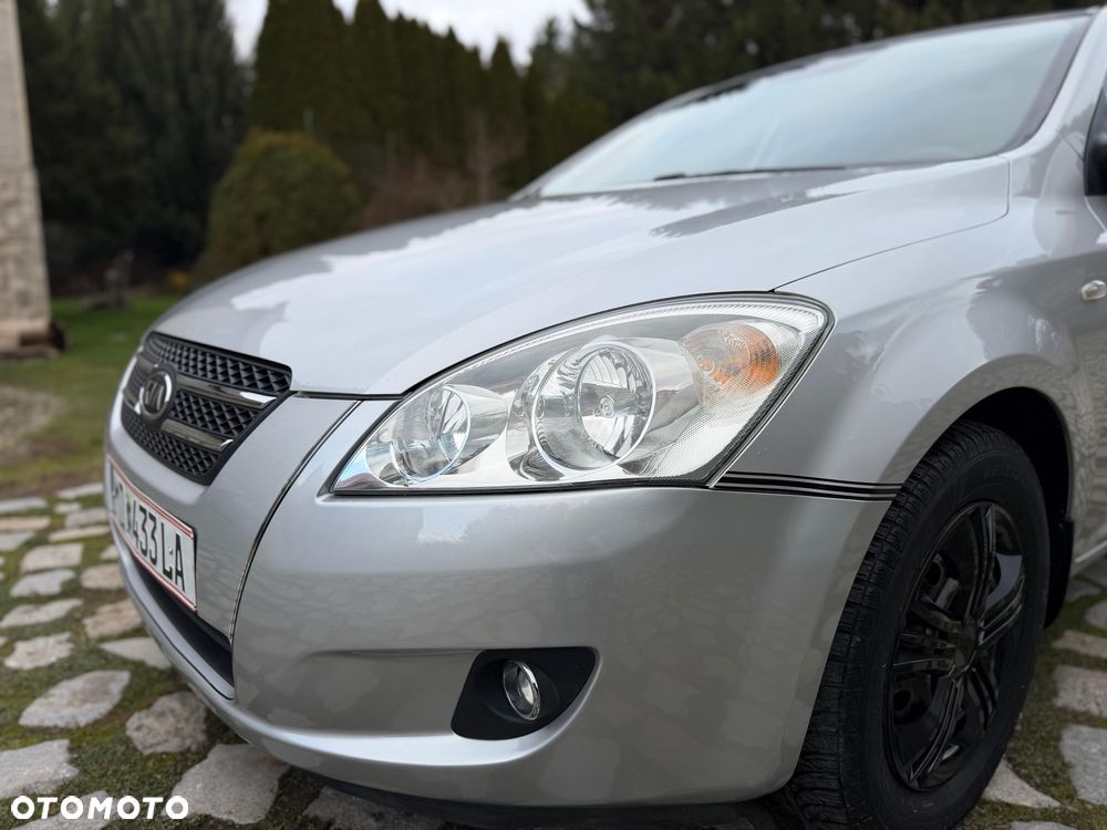 Kia Ceed 1.6 CRDi ISG Business Line - 4