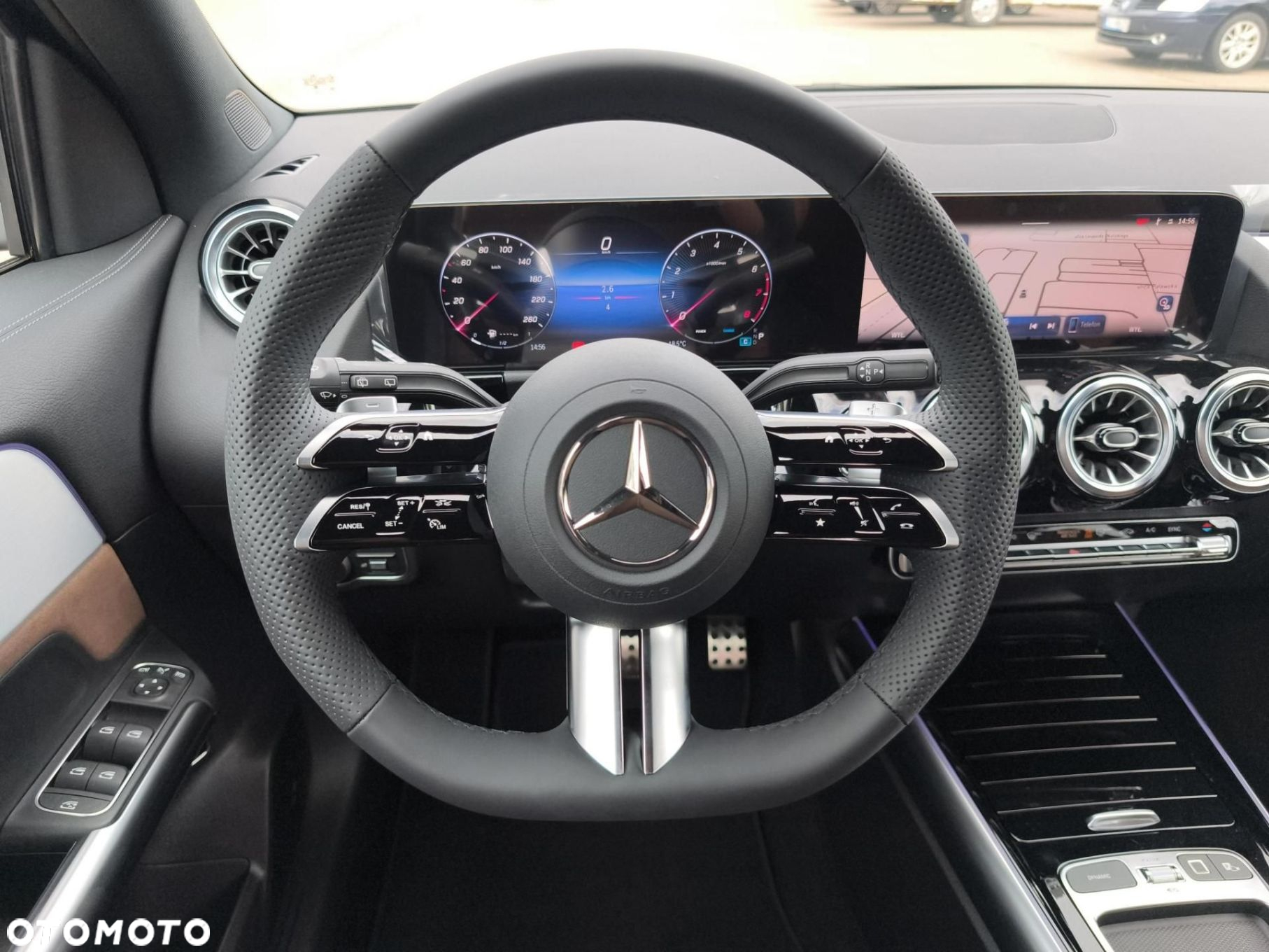 Mercedes-Benz GLA - 14
