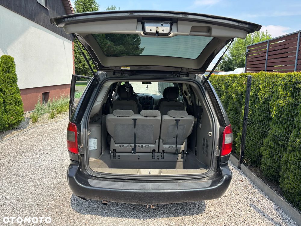 Chrysler Grand Voyager 2.8 CRD LX - 13