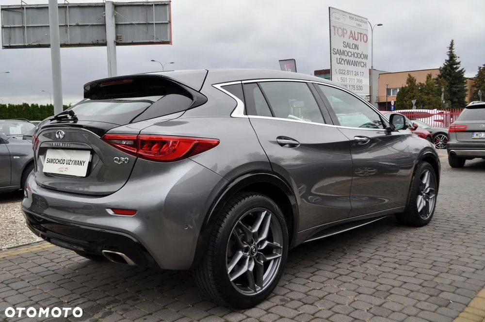 Infiniti Q30 1.6t DCT Premium Tech Cafe Teak - 9