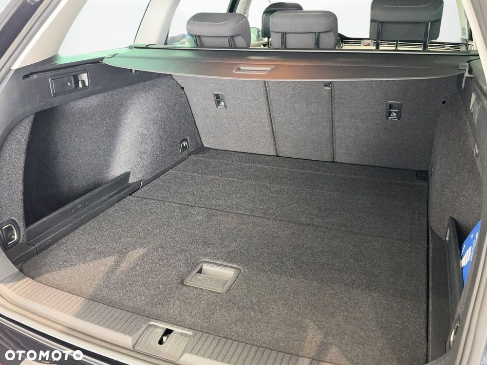Volkswagen Passat Variant 2.0 TSI Business DSG - 41
