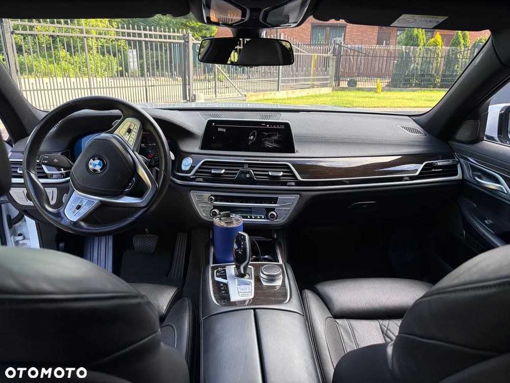 BMW Seria 7 740Li - 18