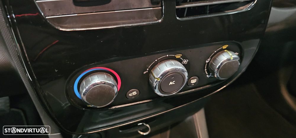 Renault Clio Sport Tourer - 13